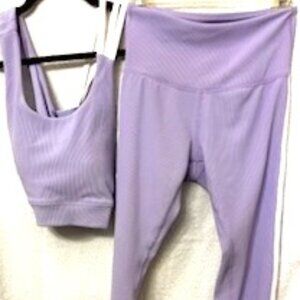 Move Theology two piece workout set in lilac with white accents NWT Size M